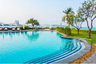 Swimming-Pool img - pristine o2